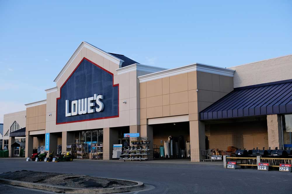 Lowes and Home Depot’s new AI-powered license plate readers are designed to catch thieves, but advocacy groups say it’s a violation of privacy